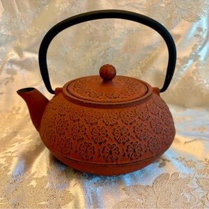 Cast iron teapot